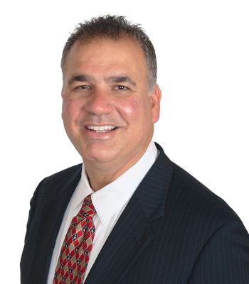 Portrait of Nelson Bosque, REALTOR®.